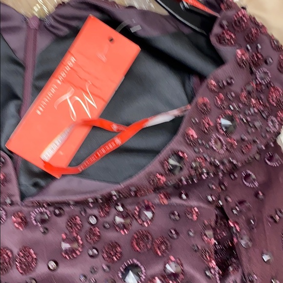 Monique Lhuillier V-Neck all over embroidered long sleeves dress - Picture 3 of 8